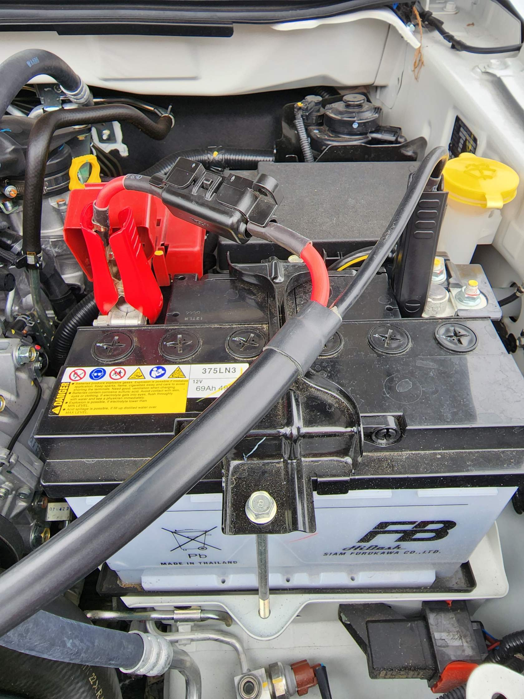 Smart Battery Recover leads connected to a battery.